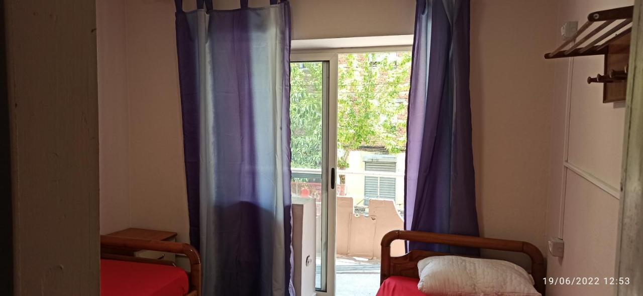 Sina Hostel Tirana Exteriör bild